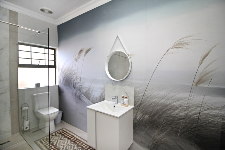 5 Bedroom Property for Sale in Hartenbos Central Western Cape